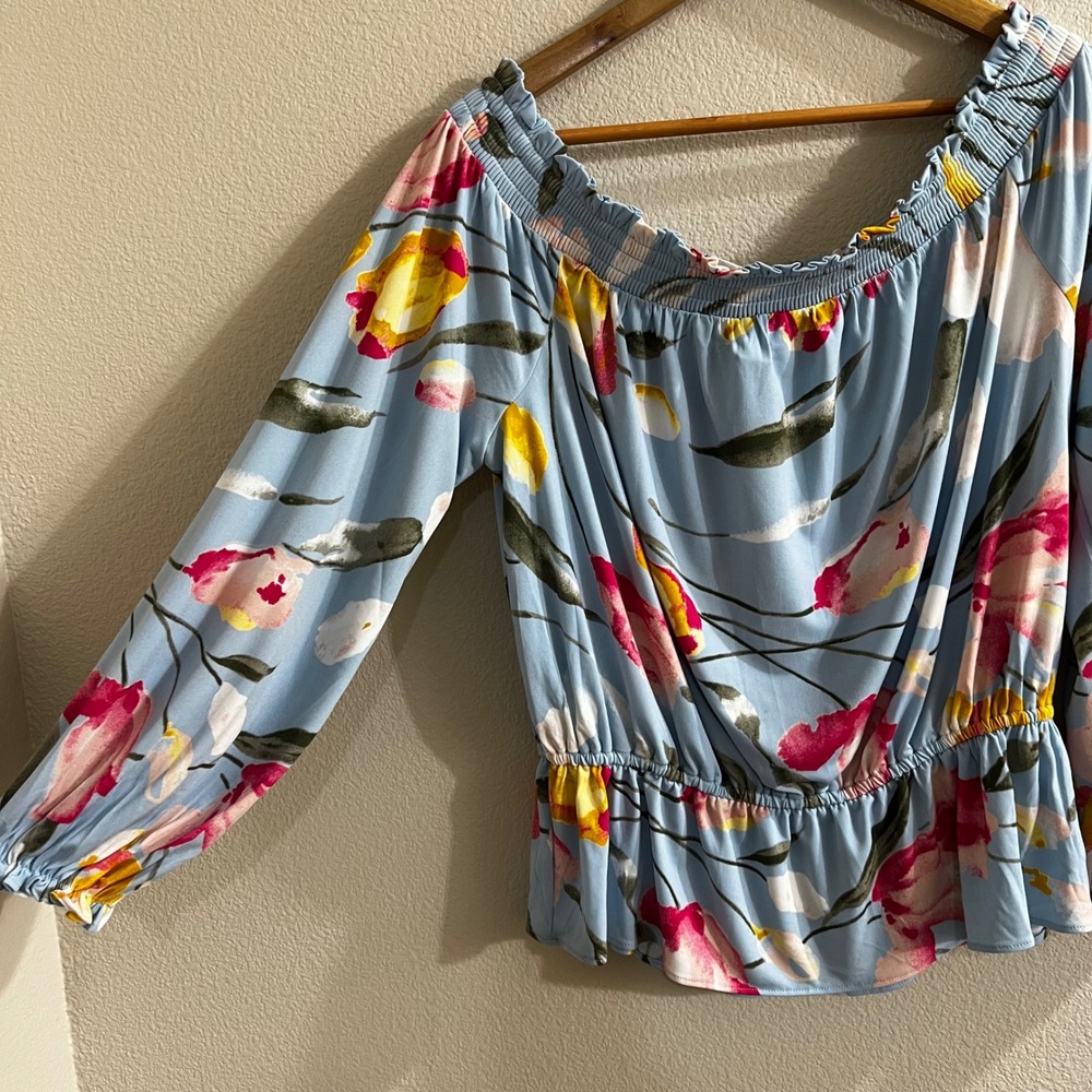 White House Black Market WHBM Blue Floral Tulip Off The Shoulder Peplum Blouse L - Picture 6 of 7